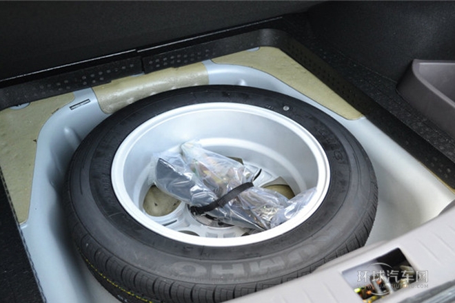 2013款 三厢 1.5L 手动精英型