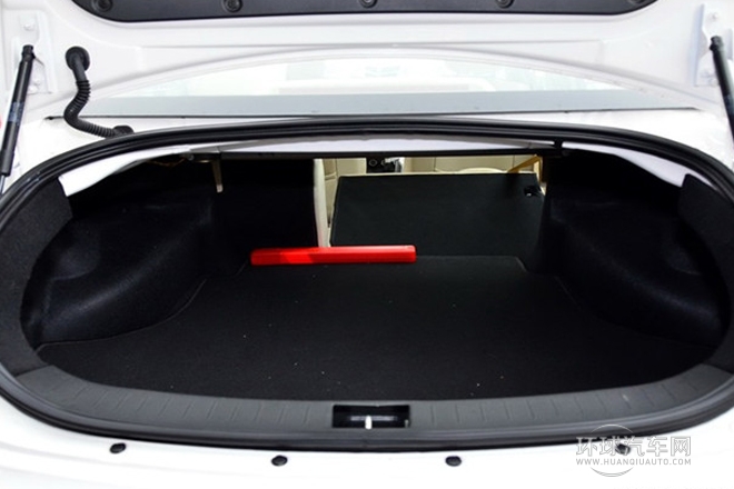 2012款 三厢 1.8L 手动风尚版