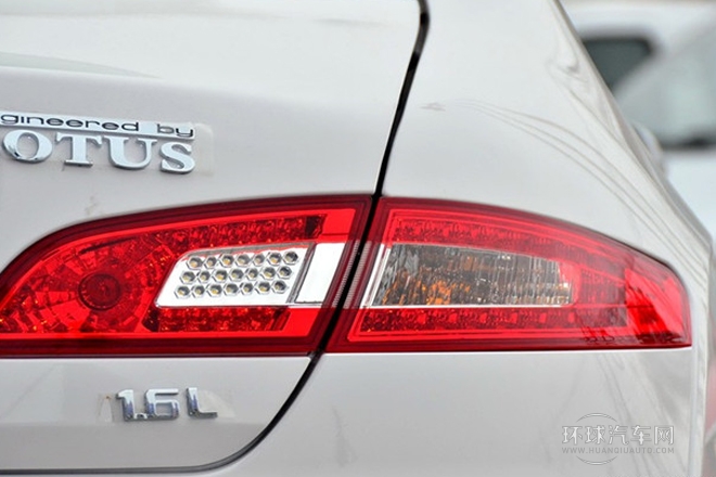 2012款 三厢 1.8L 手动风尚版