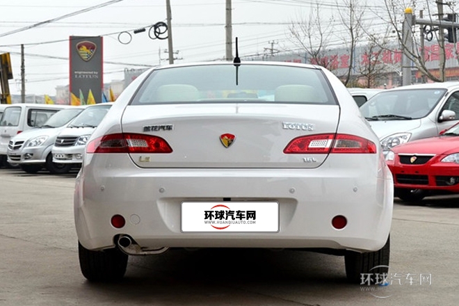 2012款 三厢 1.8L 手动风尚版