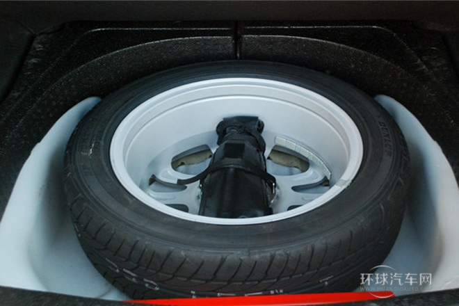 2012款 三厢 1.8L 手动尊贵型