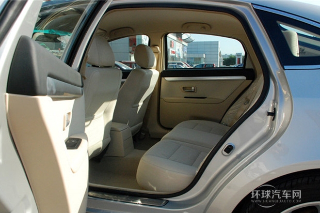 2012款 三厢 1.8L 手动尊贵型