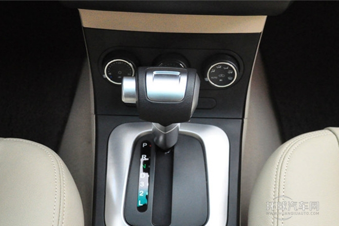 2012款 三厢 1.8L 手动尊贵型