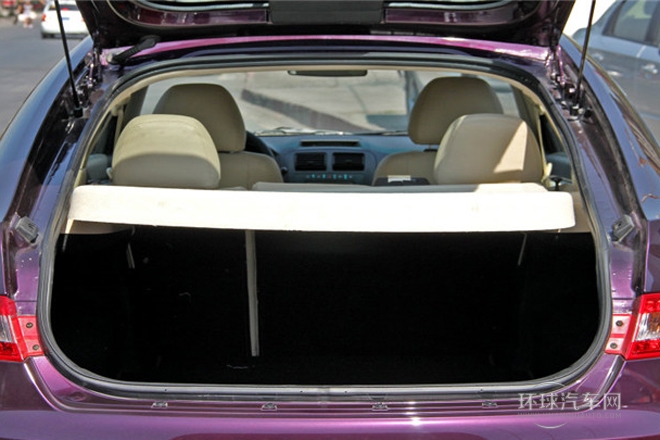 2012款 三厢 1.8L 自动尊贵型