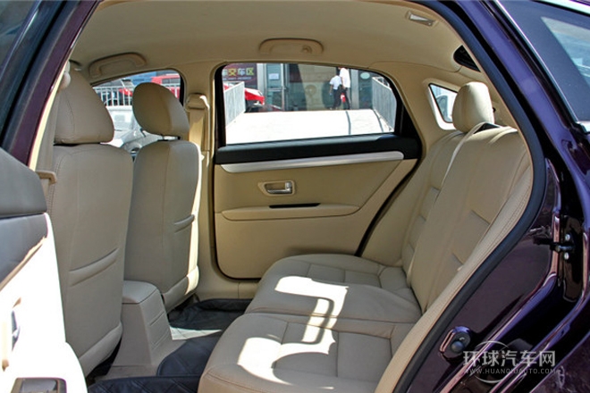2012款 三厢 1.8L 自动尊贵型