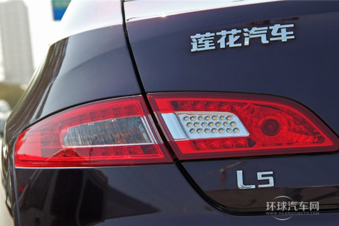 2012款 三厢 1.8L 自动尊贵型