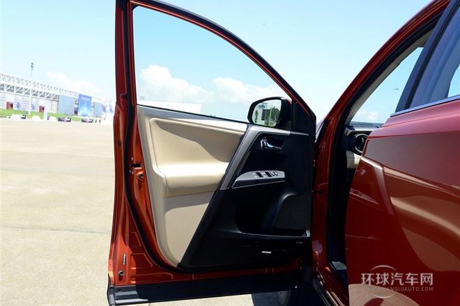 2013款 2.5L 自动四驱尊贵版