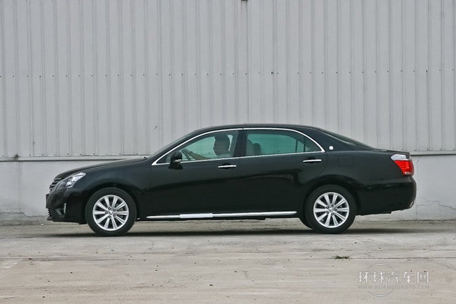 2012款 V6 2.5L Royal Saloon