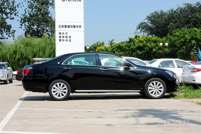 2012款 V6 2.5L Royal Saloon尊贵版