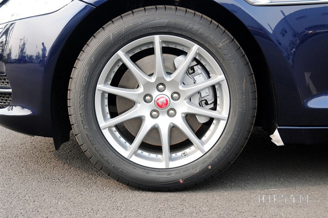 2014款 XJL 2.0T 两驱全景商务版