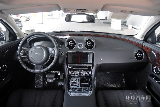 2014款 XJL 2.0T 两驱尊享商务版