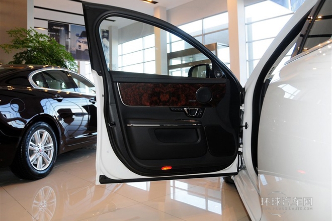 2014款 XJL 3.0 SC 两驱全景商务版
