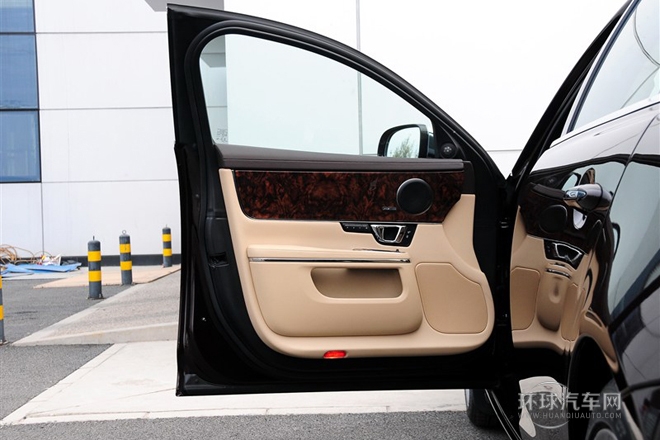 2014款 XJL 3.0 SC 四驱全景商务版