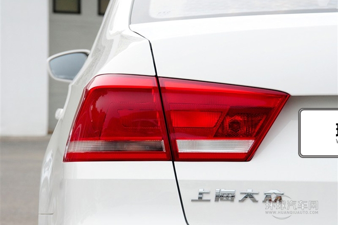 2015款 1.6L 自动风尚版