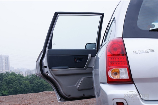 2011款 2.0T 两驱精英型