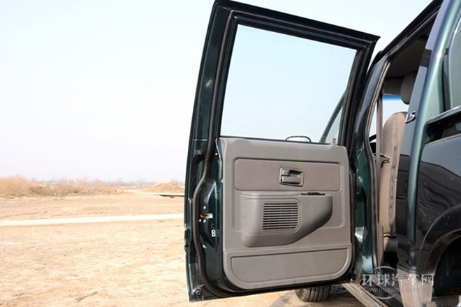 2009款 2.6L两驱 基本型皮卡