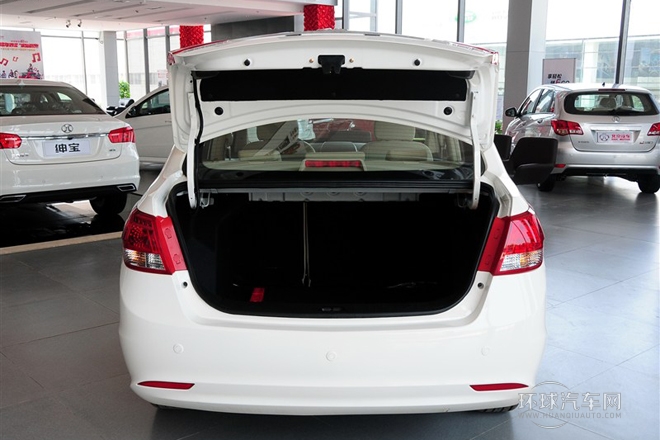 2013款 三厢 1.5L 手动乐天版