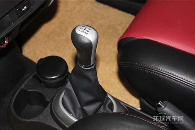 2012款 1.5L 手动都市版
