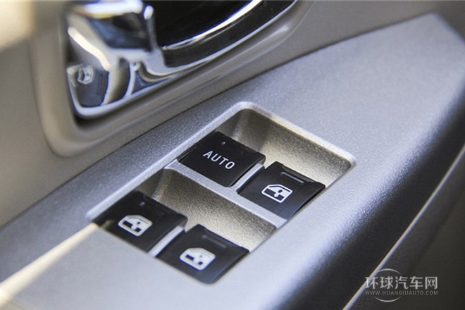 2014款 1.6L 手动豪华型7座 国IV
