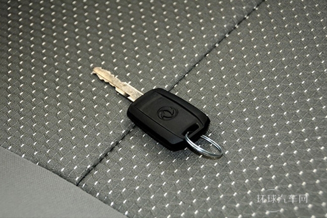 2014款 1.5L 手动标准型7座 国V