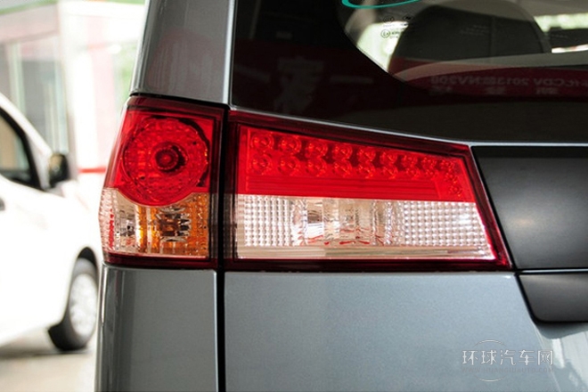 2014款 1.5L 手动标准型7座 国V