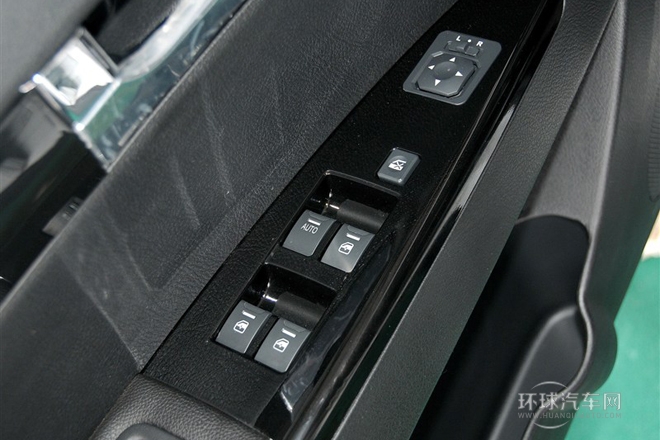 探索版 2.0T 汽油4x4超豪华型