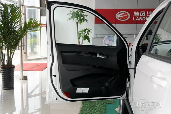 探索版 2.0T 汽油4x4超豪华型