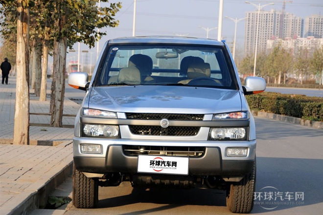 2009款 2.8T两驱柴油豪华型