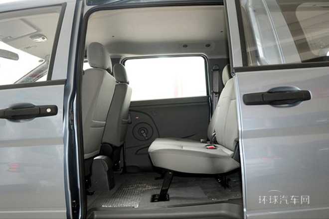 2014款 1.5L 手动标准型7座 国IV