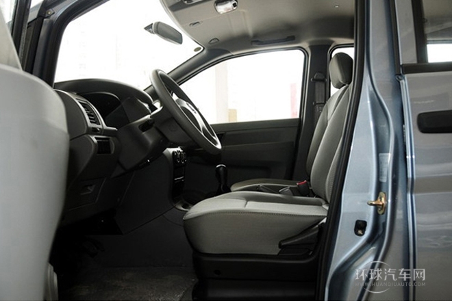 2014款 1.5L 手动标准型7座 国IV