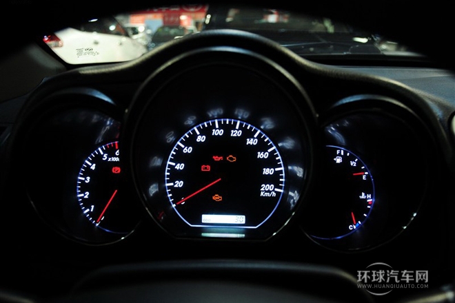 2011款 2.0L 超豪华型