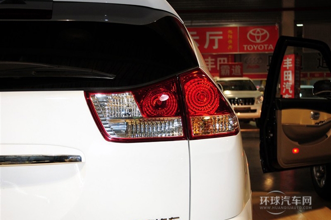 2011款 2.0L 超豪华型