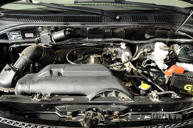 2010款 2.4L-3代 尊领标准型9座4RB2