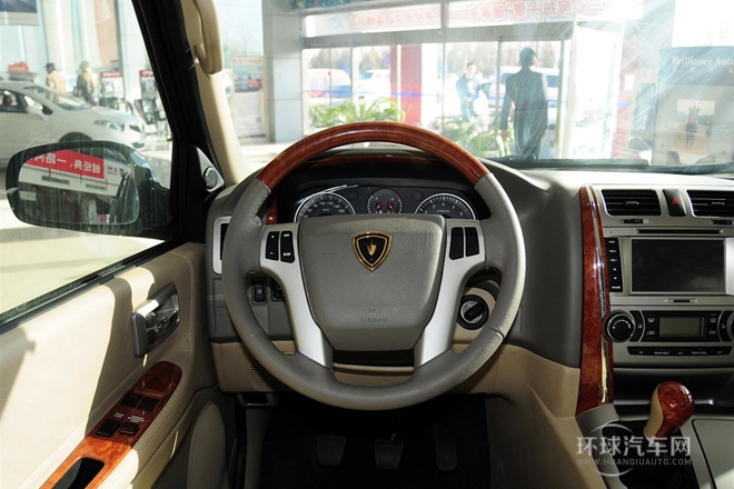 2010款 2.4L-3代 尊领标准型9座4RB2