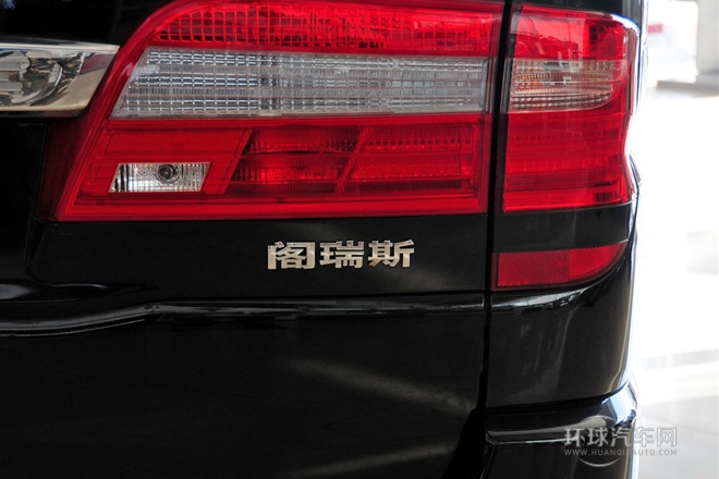 2010款 2.4L-3代 尊领标准型9座4RB2