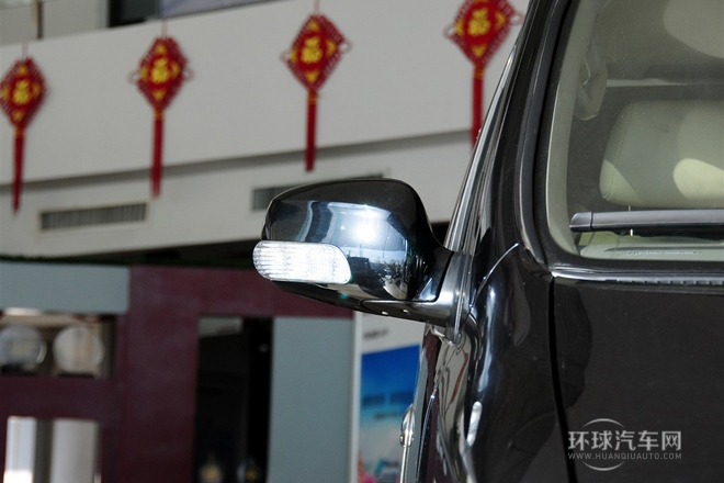 2010款 2.4L-3代 尊领标准型9座4RB2