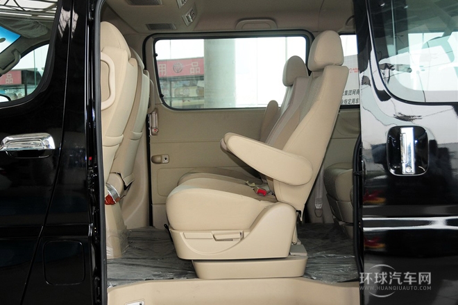 2010款 2.4L-3代 尊领豪华型长轴9座4RB2