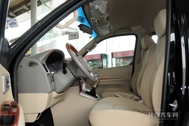 2010款 2.4L-3代 尊领豪华型长轴9座4RB2