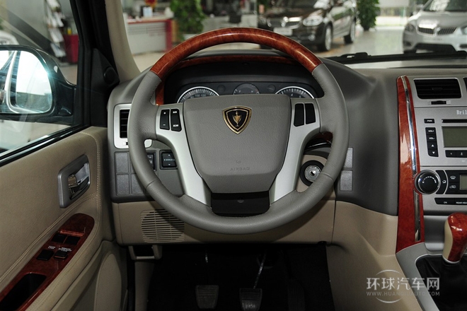 2010款 2.4L-3代 尊领豪华型长轴9座4RB2