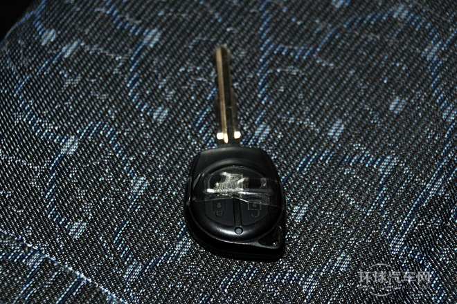 2010款 2.4L-3代 尊领豪华型长轴11座4RB2