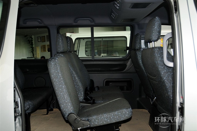 2010款 2.4L-3代 尊领豪华型长轴11座4RB2