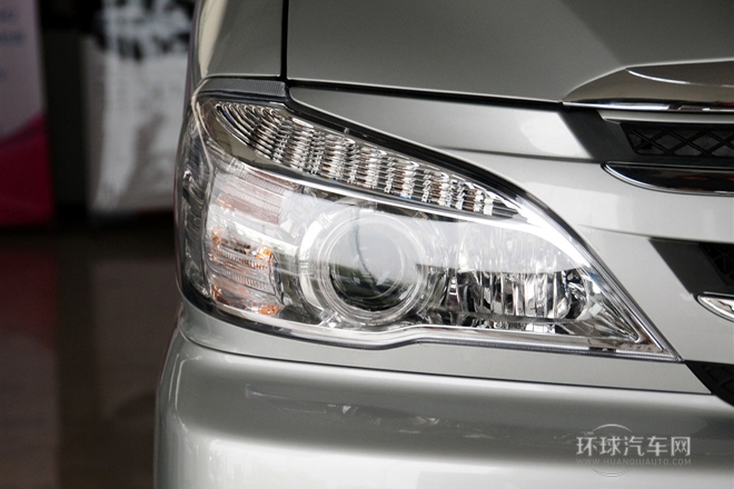 2010款 2.4L-3代 尊领豪华型长轴11座4RB2