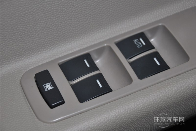 2009款 1.4L手动标准型 阳光版