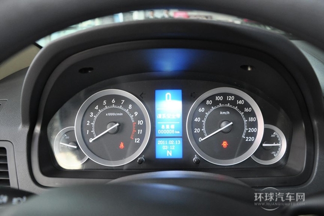 2014款 两厢 E150 EV 电动时尚版