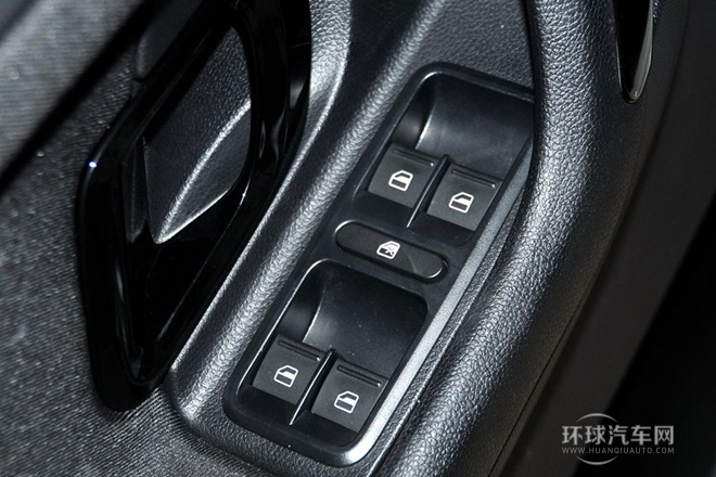 2013款 1.6L 自动Sport版