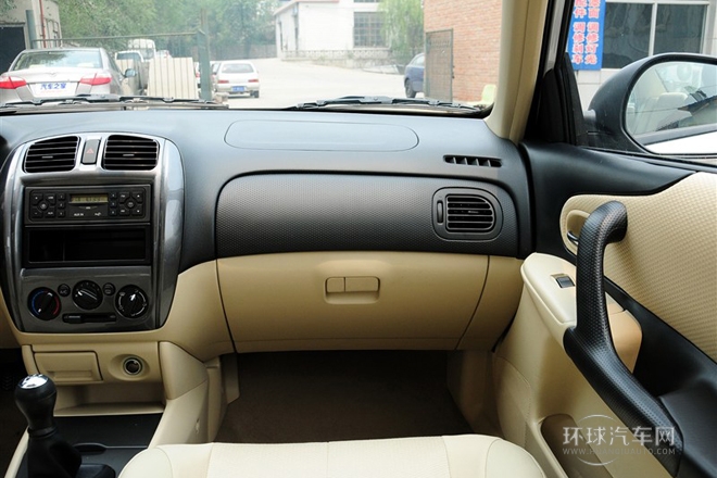 2012款 1.5L 手动精英型