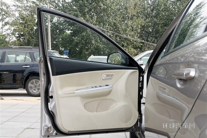 2013款 三厢 1.6L 手动精英版