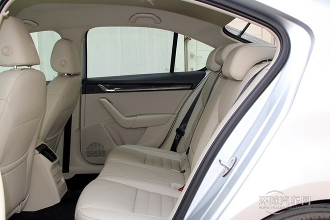2015款 1.6L 手动逸俊版