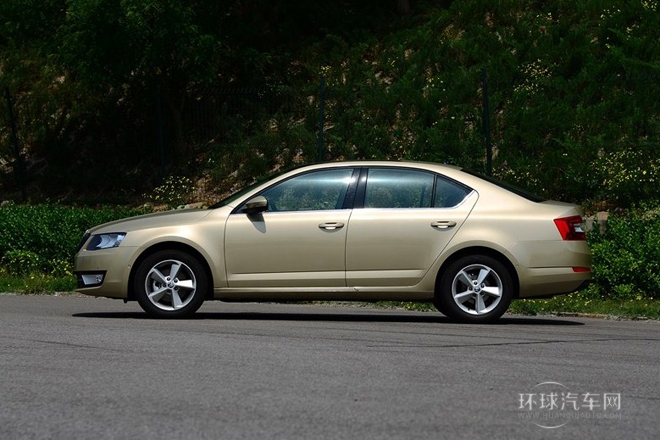 2015款 1.6L 自动逸俊版