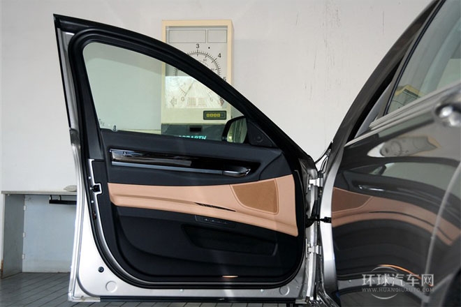 2013款 730Li 领先型